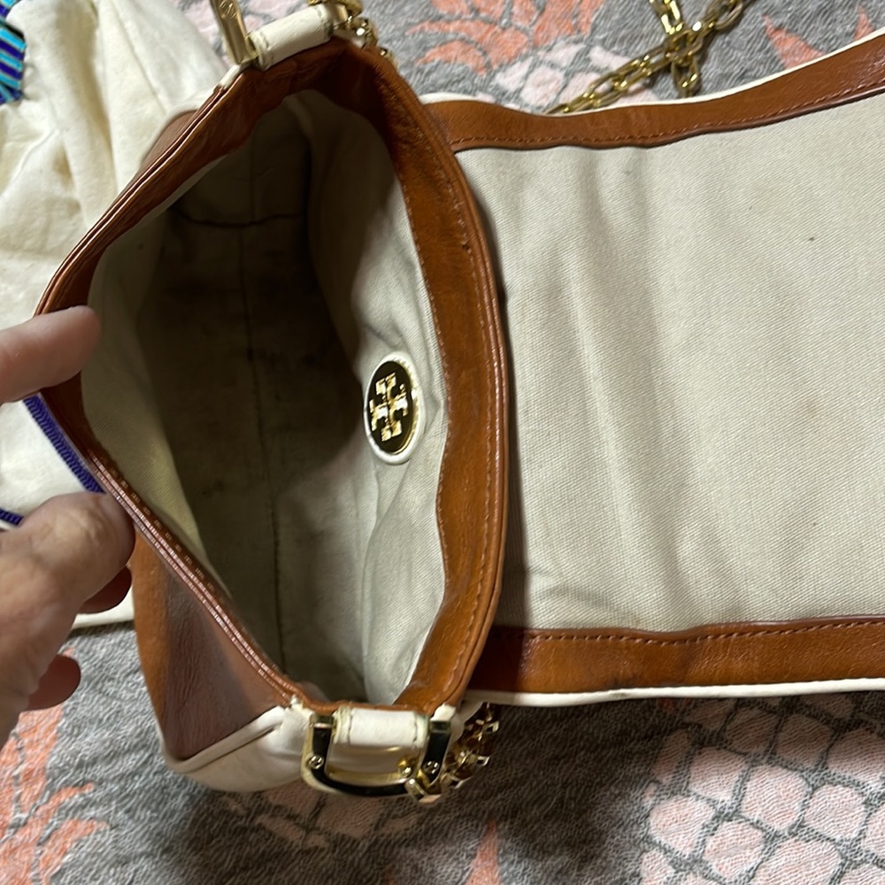 Tory Burch Brown Quilted Crossbody with Cream Trim - Picture 6 of 13